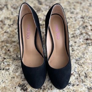 Black Pumps Size 6